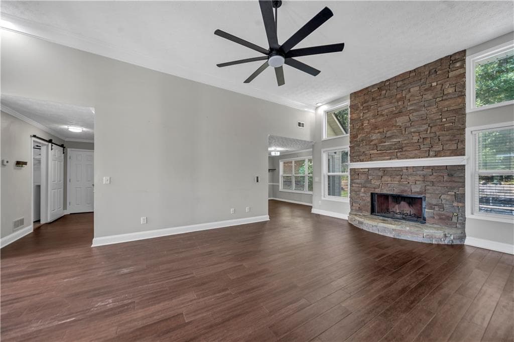 5 bedroom, 2 bathroom, 2,117 sq ft single family residence under contract at 2506 Sky Valley Drive, Dacula, GA 30019 — photo 2