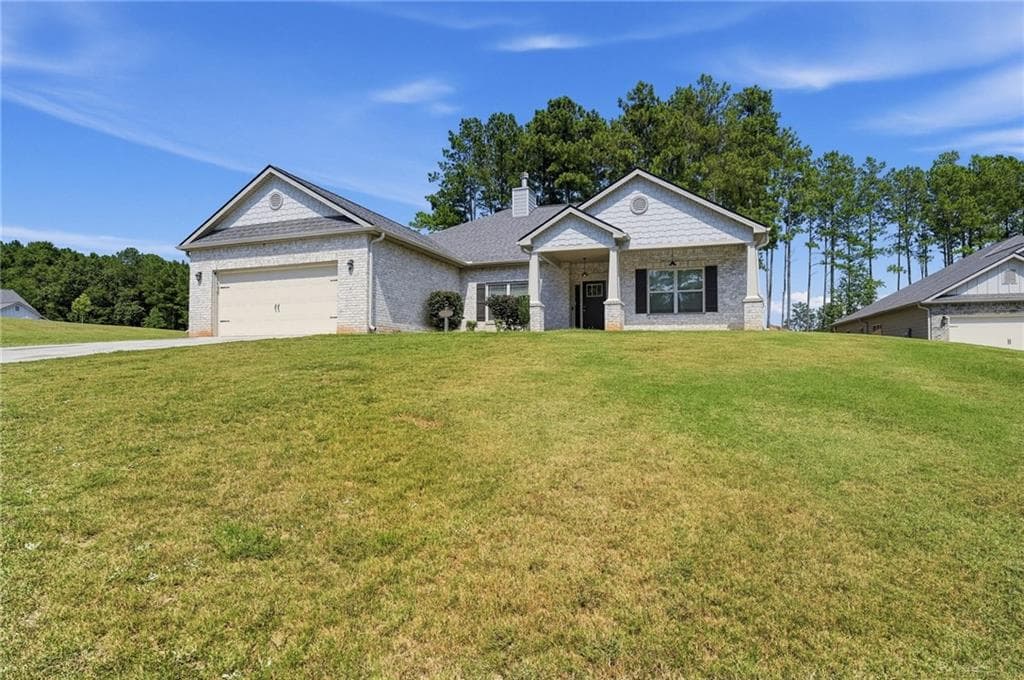 3 bedroom, 3 bathroom, 2,081 sq ft single family residence for sale at 3400 Brackenwood Road, Loganville, GA 30052 — photo 3