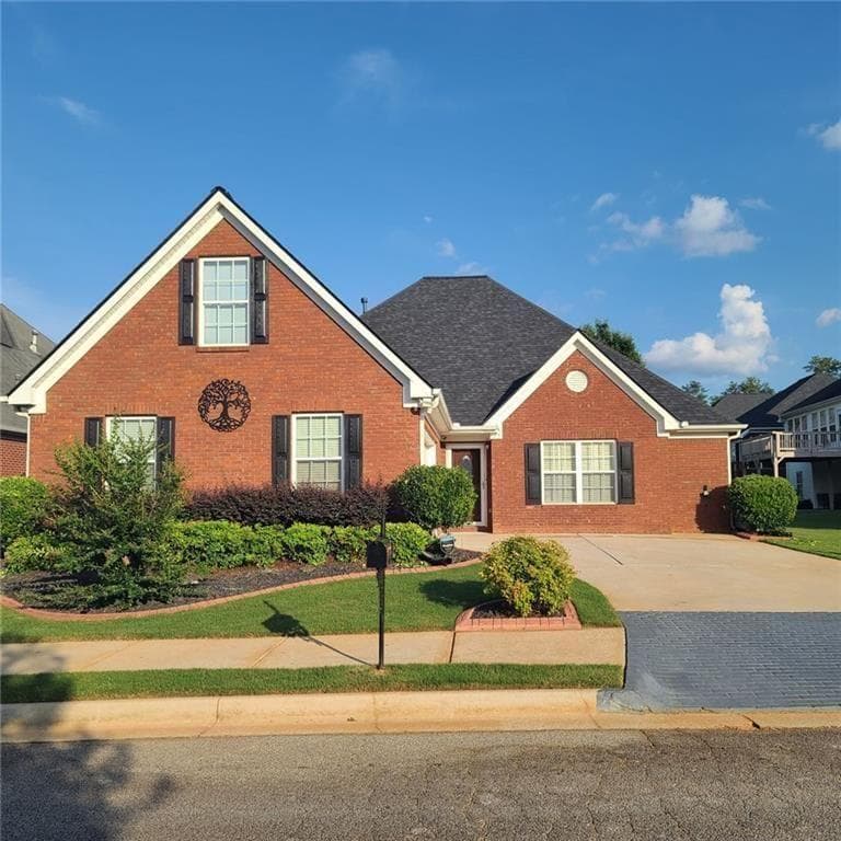 3 bedroom, 2 bathroom, 2,538 sq ft single family residence for sale at 404 Gracious Way, Mcdonough, GA 30253 — photo 1 of 32