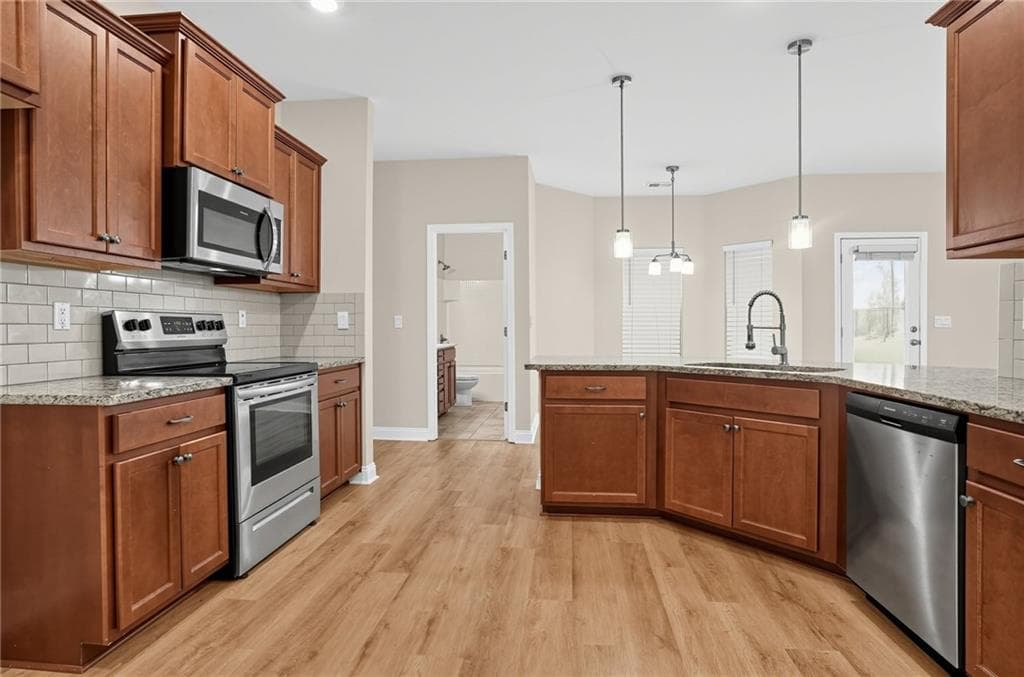 3 bedroom, 3 bathroom, 2,081 sq ft single family residence for sale at 3400 Brackenwood Road, Loganville, GA 30052 — photo 10