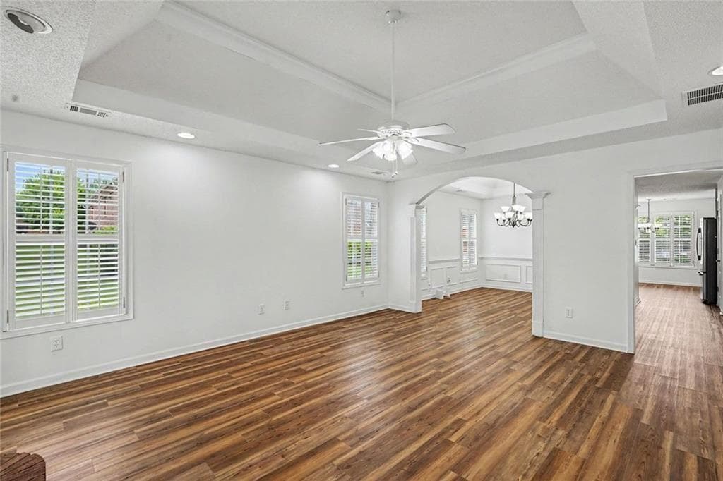 3 bedroom, 2 bathroom, 2,538 sq ft single family residence for sale at 404 Gracious Way, Mcdonough, GA 30253 — photo 6