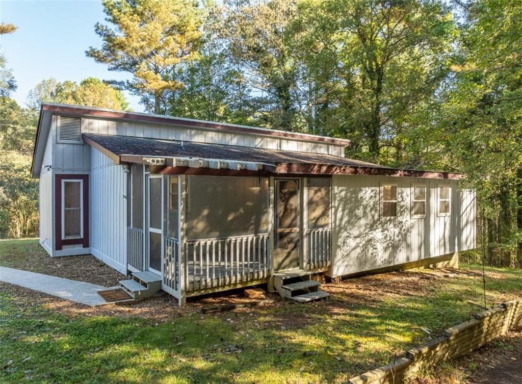 3 bedroom, 1 bathroom, 1,268 sq ft single family residence for sale at 620 Wash Wilson Road, Blue Ridge, GA 30513