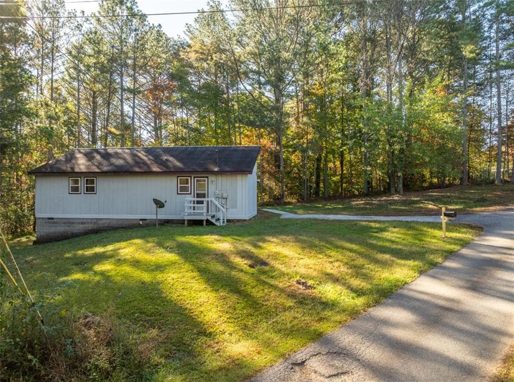 3 bedroom, 1 bathroom, 1,268 sq ft single family residence for sale at 620 Wash Wilson Road, Blue Ridge, GA 30513 — photo 3