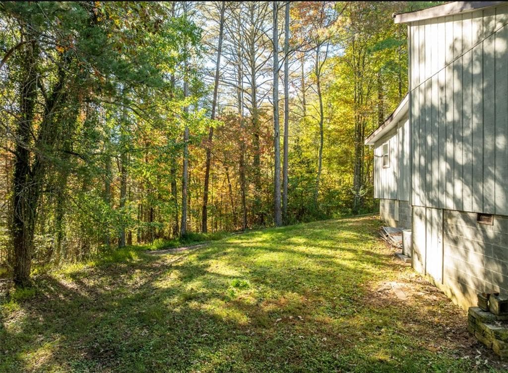 3 bedroom, 1 bathroom, 1,268 sq ft single family residence for sale at 620 Wash Wilson Road, Blue Ridge, GA 30513 — photo 4