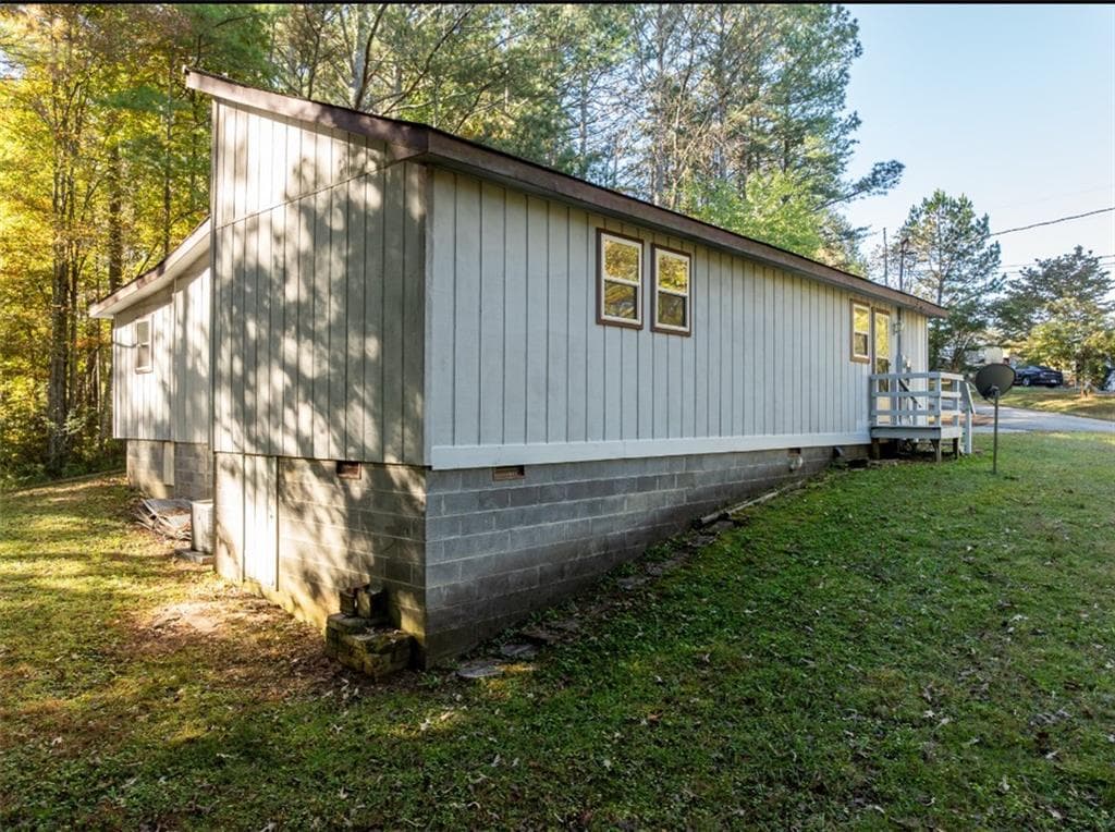 3 bedroom, 1 bathroom, 1,268 sq ft single family residence for sale at 620 Wash Wilson Road, Blue Ridge, GA 30513 — photo 6