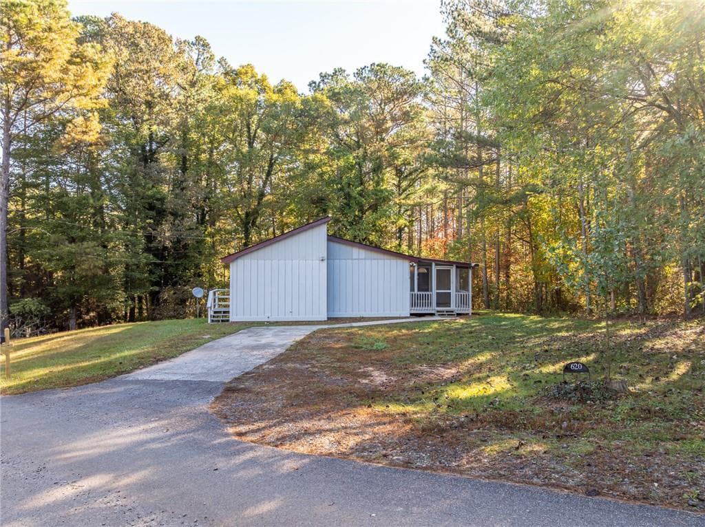 3 bedroom, 1 bathroom, 1,268 sq ft single family residence for sale at 620 Wash Wilson Road, Blue Ridge, GA 30513 — photo 10