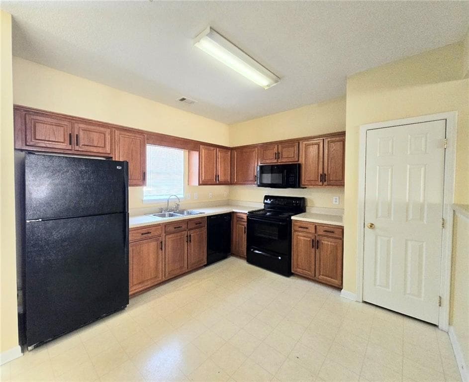 4 bedroom, 3 bathroom, 1,640 sq ft townhouse for rent at 119 Odyssey Turn, Conyers, GA 30012 for $2,050 a month — photo 7