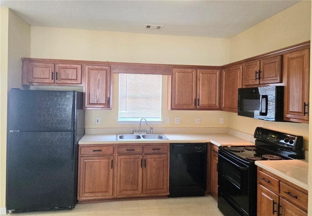 4 bedroom, 3 bathroom, 1,640 sq ft townhouse for rent at 119 Odyssey Turn, Conyers, GA 30012 for $2,050 a month — photo 8