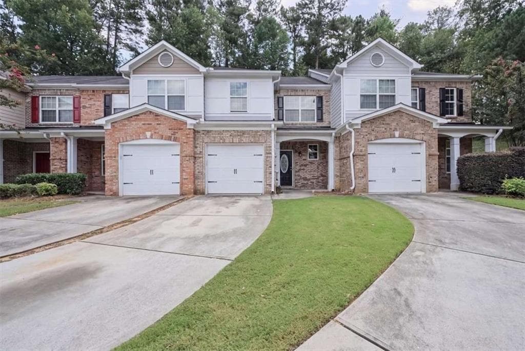 3 bedroom, 3 bathroom, 1,650 sq ft townhouse for sale at 3303 Fernview Drive, Lawrenceville, GA 30044 — photo 2