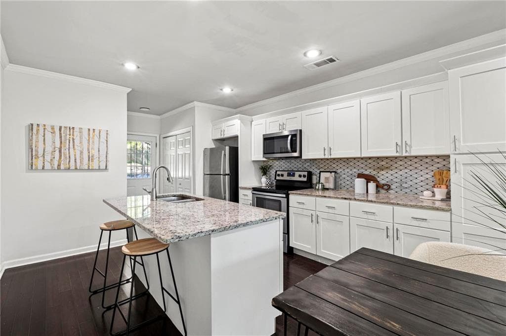 4 bedroom, 3 bathroom, 1,517 sq ft single family residence under contract at 897 Lawton Street, Atlanta, GA 30310 — photo 3