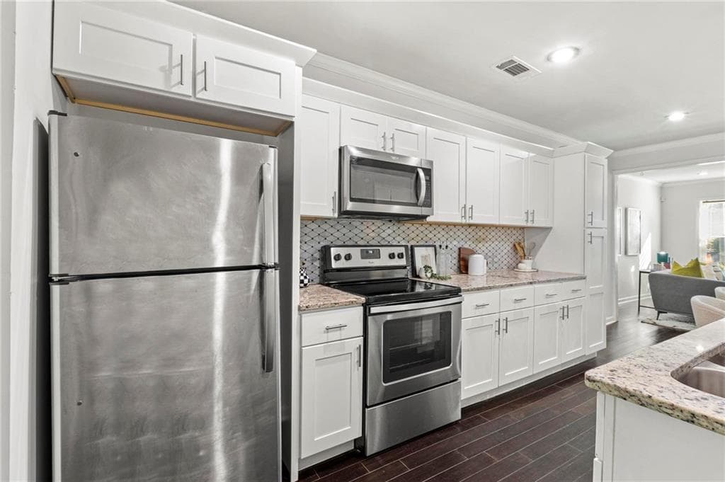 4 bedroom, 3 bathroom, 1,517 sq ft single family residence under contract at 897 Lawton Street, Atlanta, GA 30310 — photo 8
