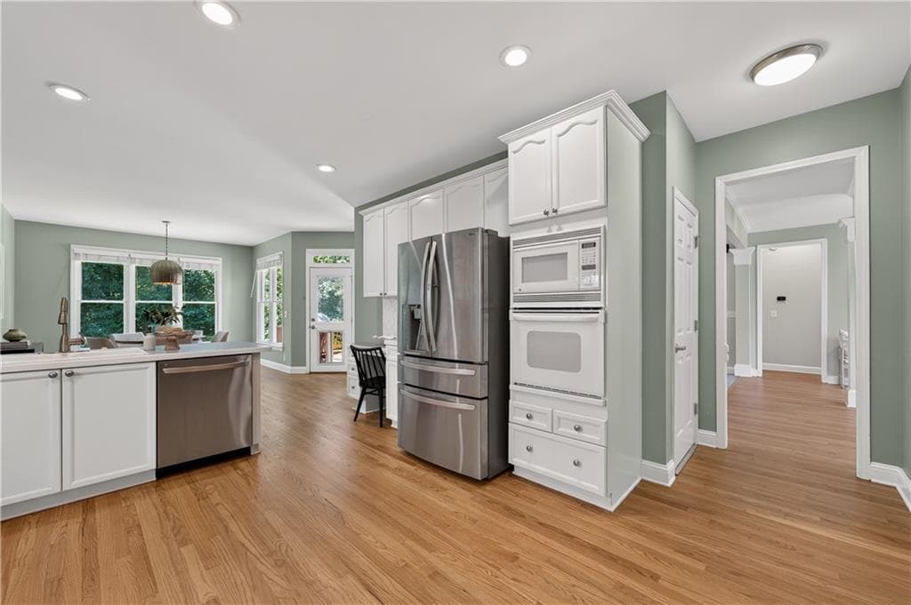 4 bedroom, 4 bathroom, 2,510 sq ft single family residence for sale at 125 Birmingham Walk, Alpharetta, GA 30004 — photo 10