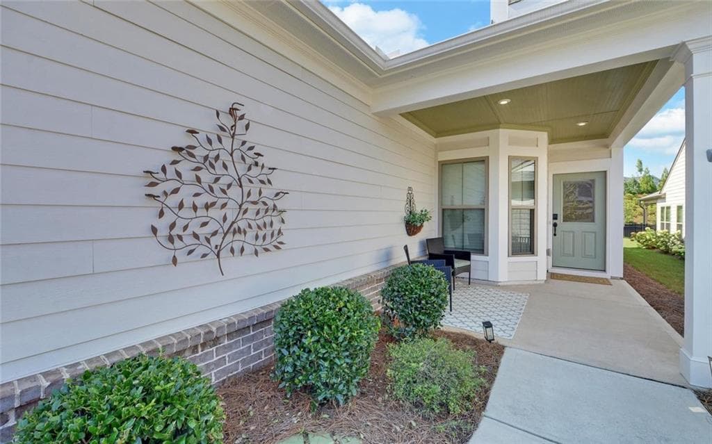 2 bedroom, 2 bathroom, 1,876 sq ft single family residence for sale at 5663 Villa Crest Drive, Hoschton, GA 30548 — photo 3