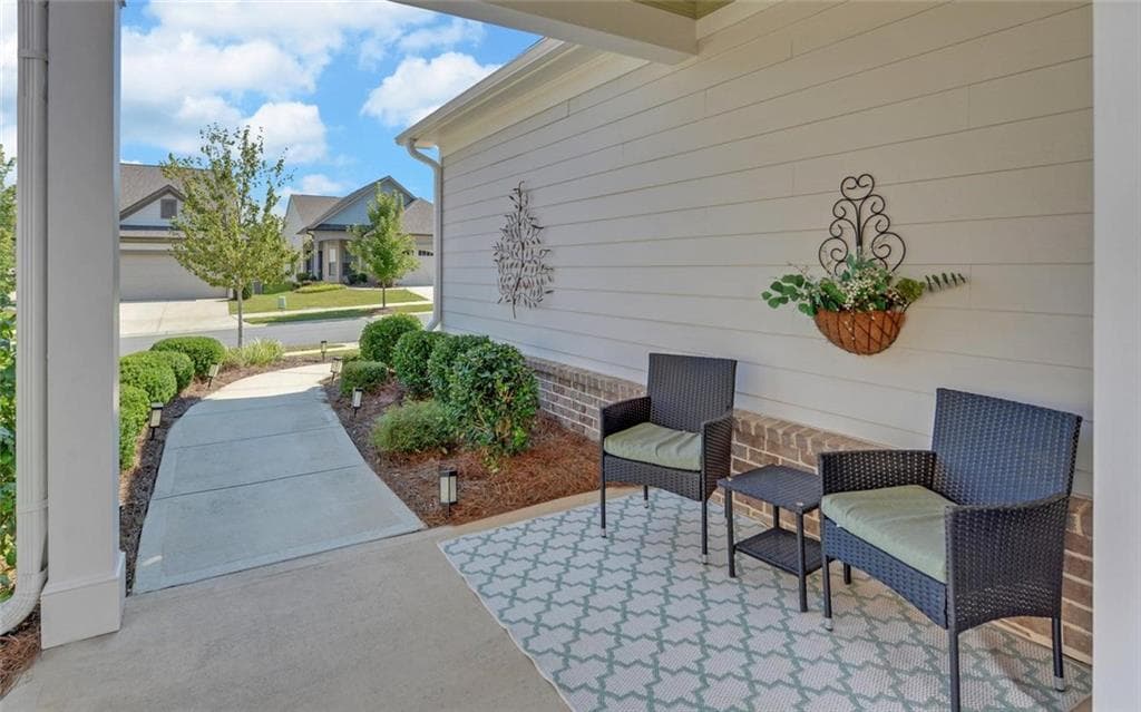 2 bedroom, 2 bathroom, 1,876 sq ft single family residence for sale at 5663 Villa Crest Drive, Hoschton, GA 30548 — photo 4