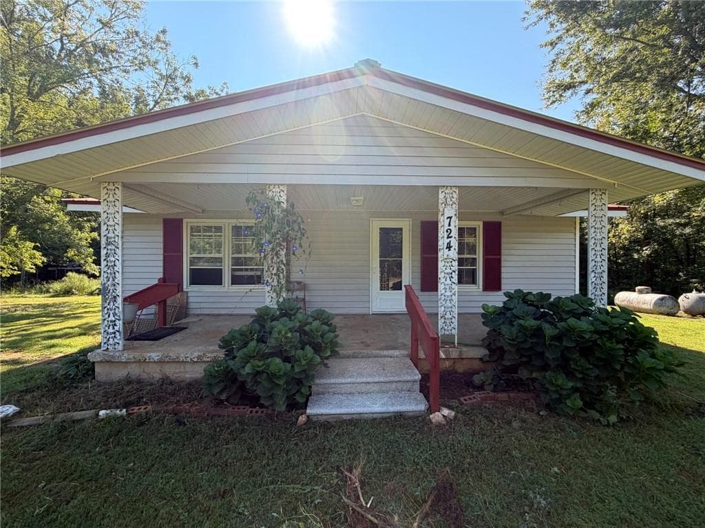 2 bedroom, 1 bathroom, 944 sq ft single family residence for sale at 724 Upper Bethany Road, Ball Ground, GA 30107 — photo 9