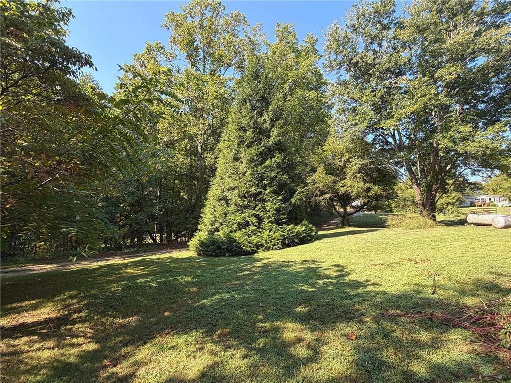 2 bedroom, 1 bathroom, 944 sq ft single family residence for sale at 724 Upper Bethany Road, Ball Ground, GA 30107 — photo 8