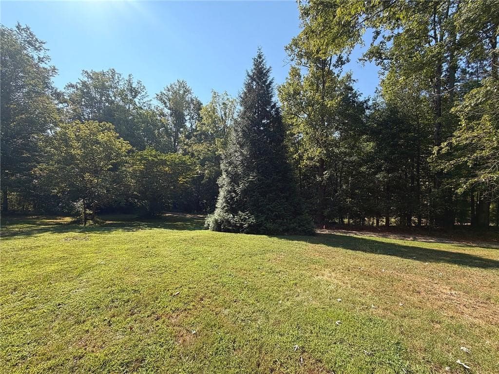 2 bedroom, 1 bathroom, 944 sq ft single family residence for sale at 724 Upper Bethany Road, Ball Ground, GA 30107 — photo 4