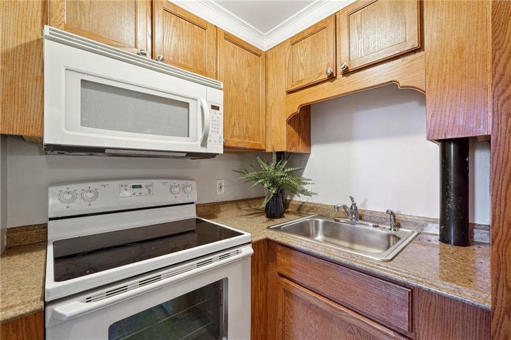 1 bedroom, 1 bathroom, 950 sq ft duplex for rent at 2073 E Roxboro Road B, Brookhaven, GA 30324 for $1,095 a month — photo 8