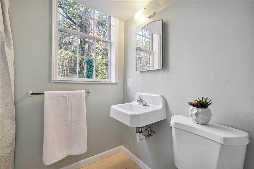 1 bedroom, 1 bathroom, 950 sq ft duplex for rent at 2073 E Roxboro Road B, Brookhaven, GA 30324 for $1,095 a month — photo 9
