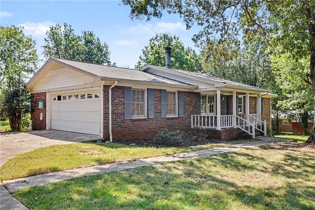 3 bedroom, 2 bathroom, 1,392 sq ft single family residence for sale at 5139 Presley Drive, Flowery Branch, GA 30542 — photo 7