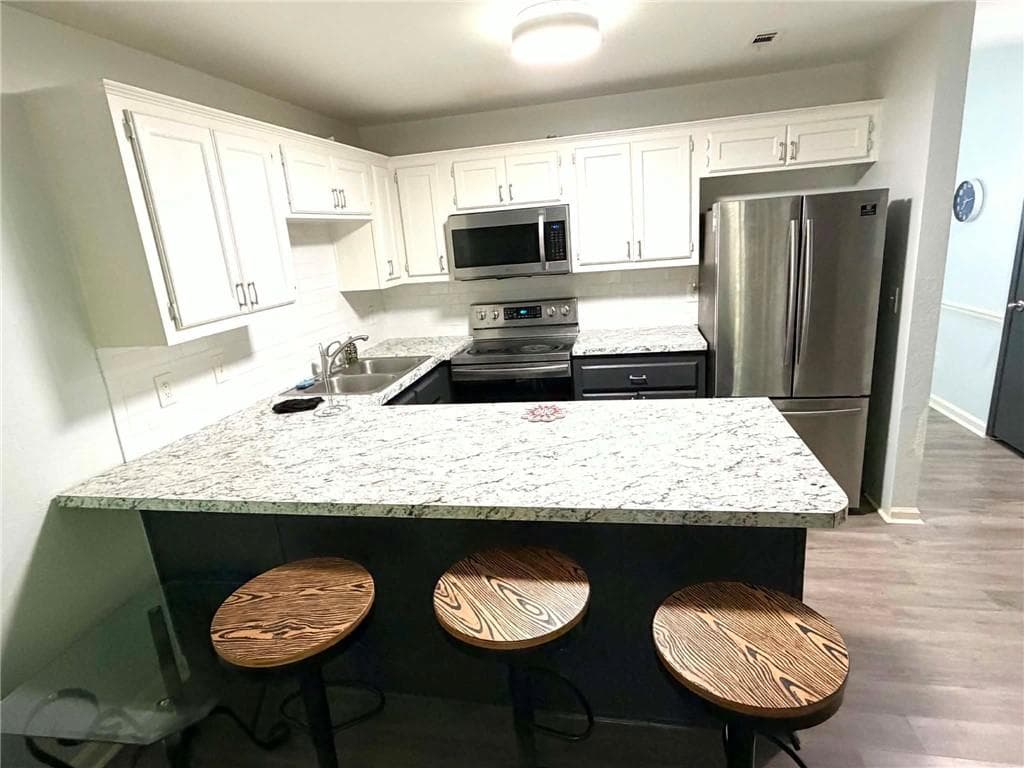 2 bedroom, 3 bathroom, 1,088 sq ft townhouse for sale at 3044 Steeplechase, Alpharetta, GA 30004 — photo 3