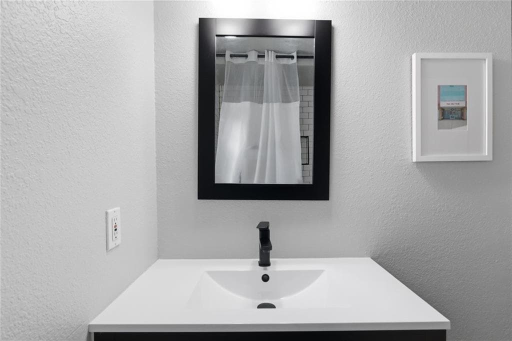 1 bedroom, 1 bathroom, 756 sq ft condominium for sale at 869 Briarcliff Road B 18, Atlanta, GA 30306 — photo 10