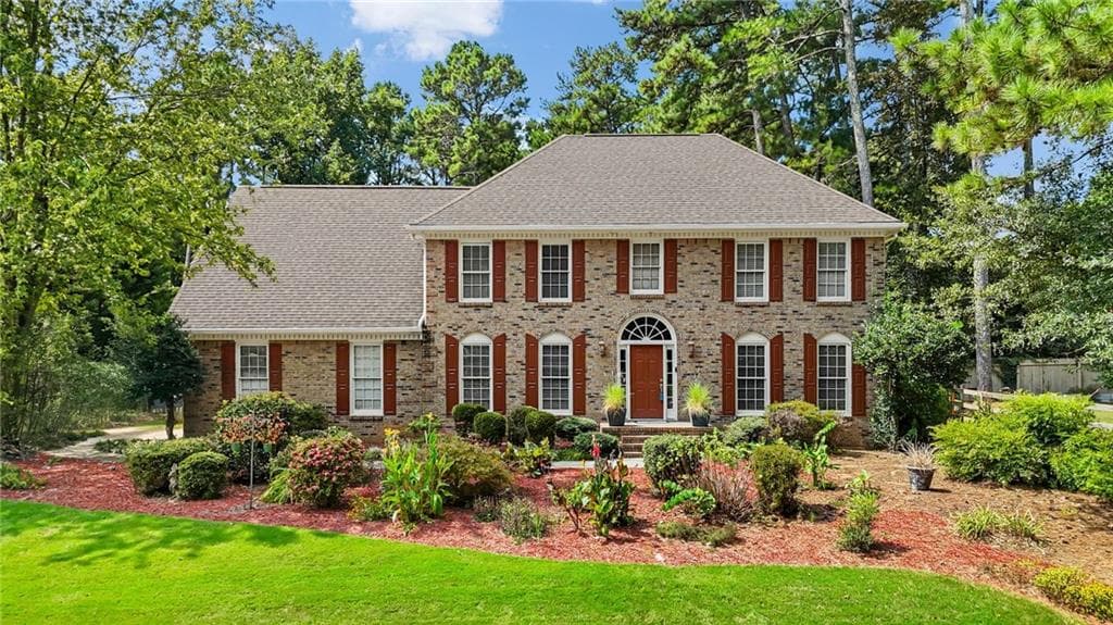 4 bedroom, 3 bathroom, 2,882 sq ft single family residence under contract at 1339 Saint Michaels Court, Lilburn, GA 30047 — photo 3