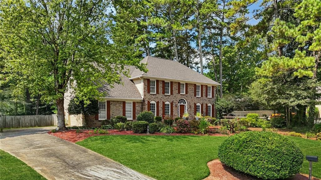 4 bedroom, 3 bathroom, 2,882 sq ft single family residence under contract at 1339 Saint Michaels Court, Lilburn, GA 30047 — photo 4