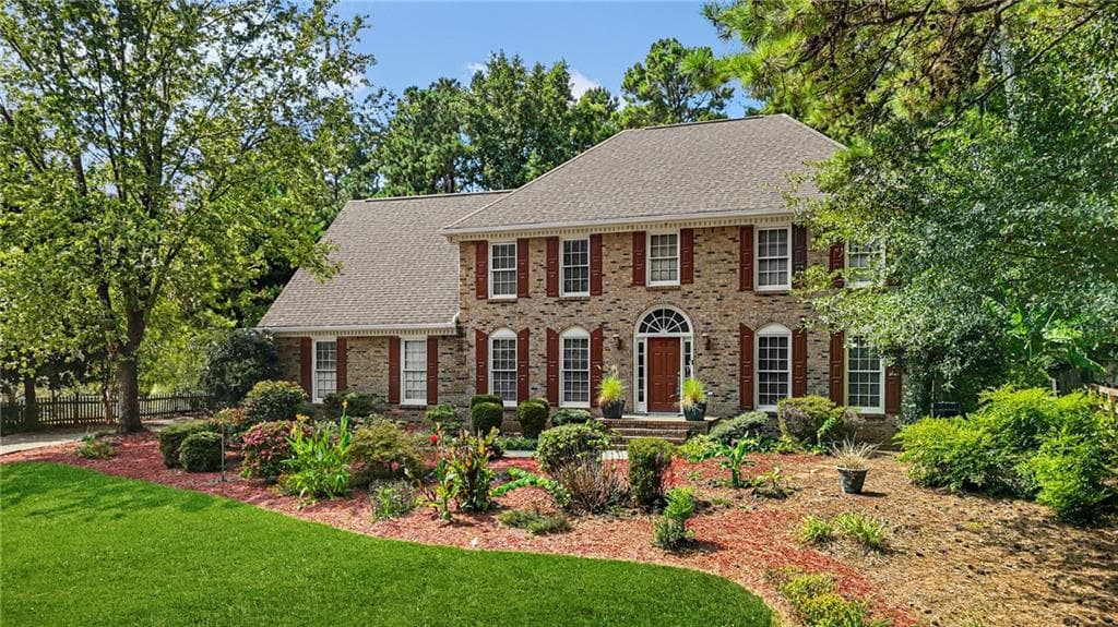 4 bedroom, 3 bathroom, 2,882 sq ft single family residence under contract at 1339 Saint Michaels Court, Lilburn, GA 30047 — photo 6
