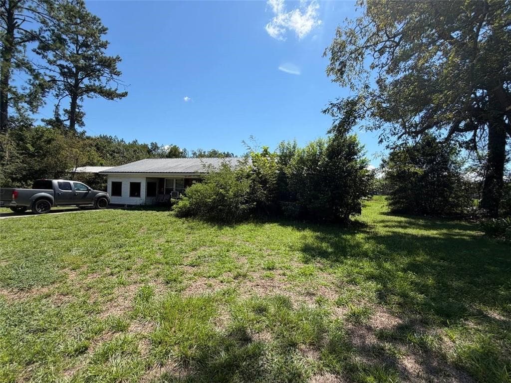3 bedroom, 1 bathroom, 1,371 sq ft single family residence under contract at 125 Lee Avenue, Brooklet, GA 30415 — photo 2