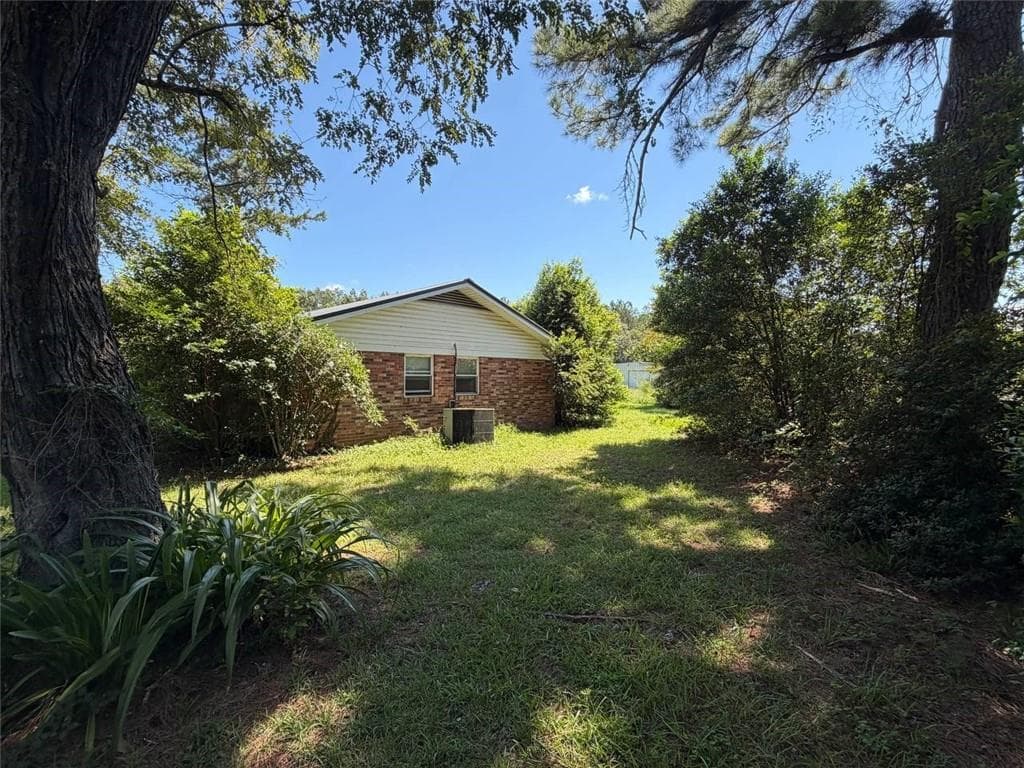 3 bedroom, 1 bathroom, 1,371 sq ft single family residence under contract at 125 Lee Avenue, Brooklet, GA 30415 — photo 3