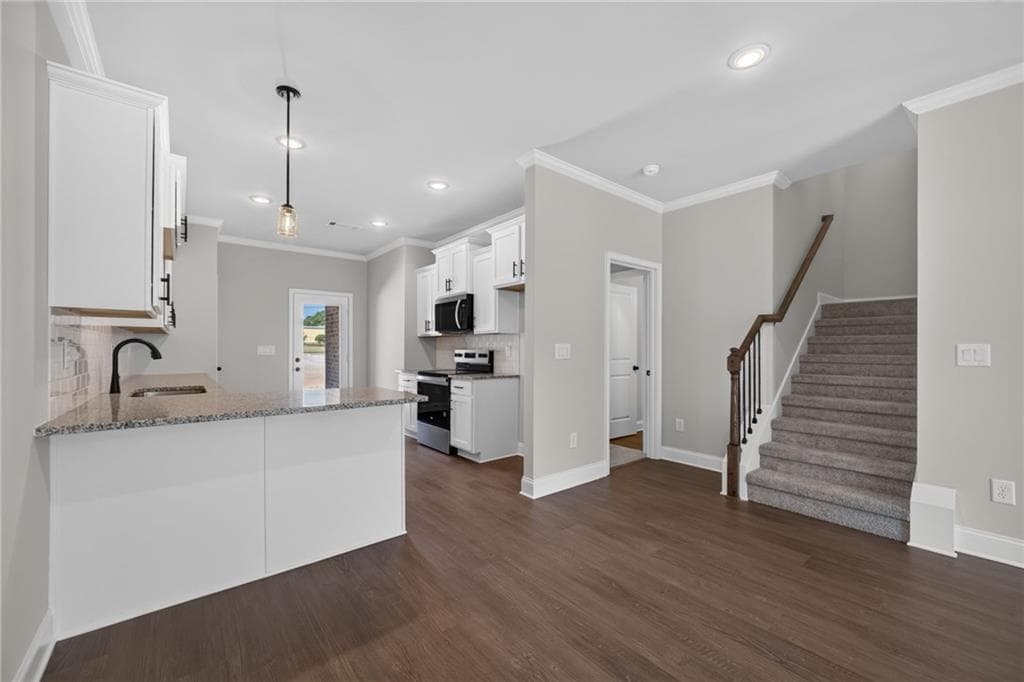 4 bedroom, 3 bathroom, 1,783 sq ft townhouse for sale at 316 Milledge Avenue, Monroe, GA 30655 — photo 6