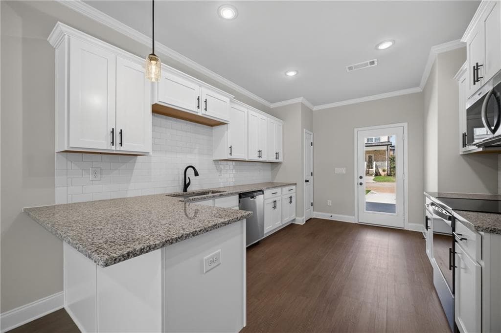 4 bedroom, 3 bathroom, 1,783 sq ft townhouse for sale at 316 Milledge Avenue, Monroe, GA 30655 — photo 9