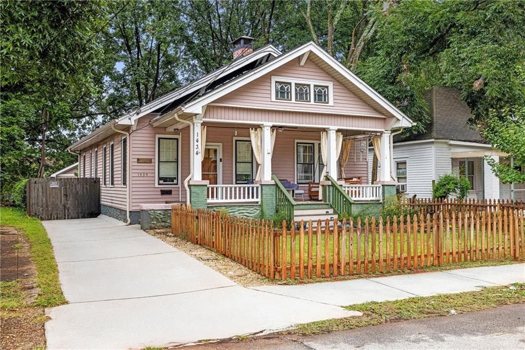 3 bedroom, 2 bathroom, 1,564 sq ft single family residence for sale at 1434 Athens Avenue, Atlanta, GA 30310 — photo 2