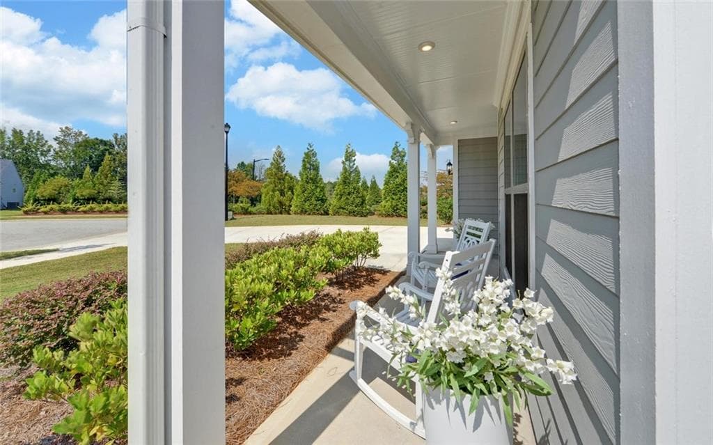 3 bedroom, 2 bathroom, 2,020 sq ft single family residence for sale at 2457 Naples Street, Hoschton, GA 30548 — photo 3