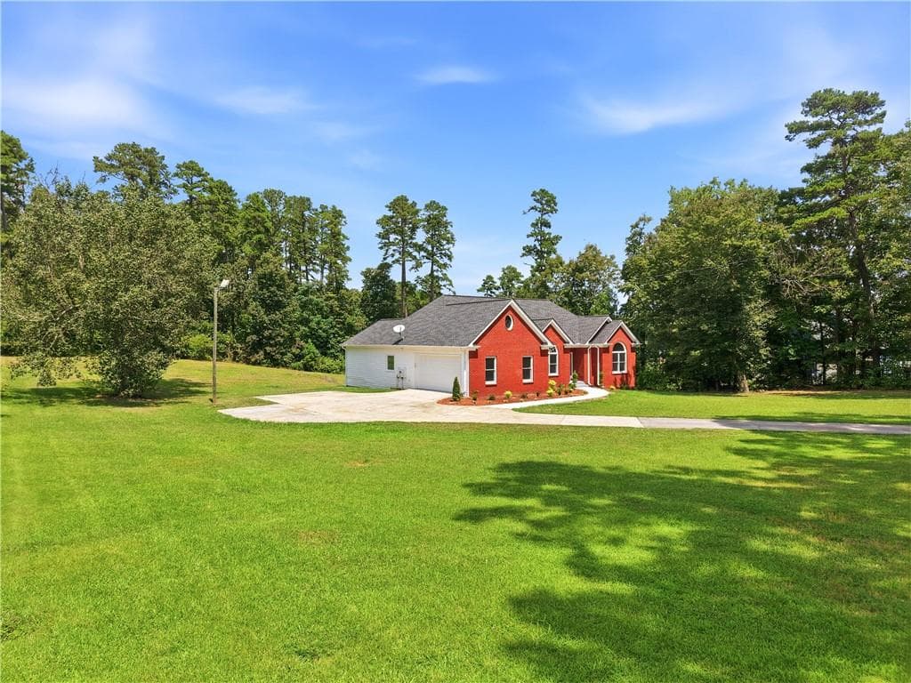 3 bedroom, 3 bathroom, 3,015 sq ft single family residence for sale at 3141 Centerville Rosebud Road, Snellville, GA 30039 — photo 3