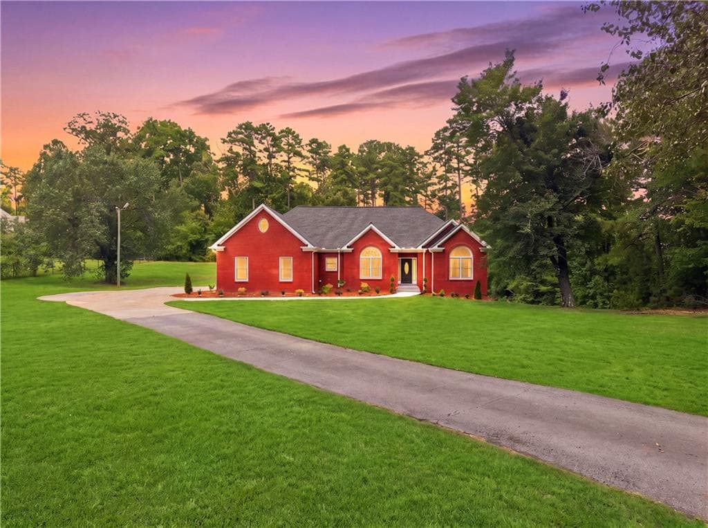 3 bedroom, 3 bathroom, 3,015 sq ft single family residence for sale at 3141 Centerville Rosebud Road, Snellville, GA 30039 — photo 4