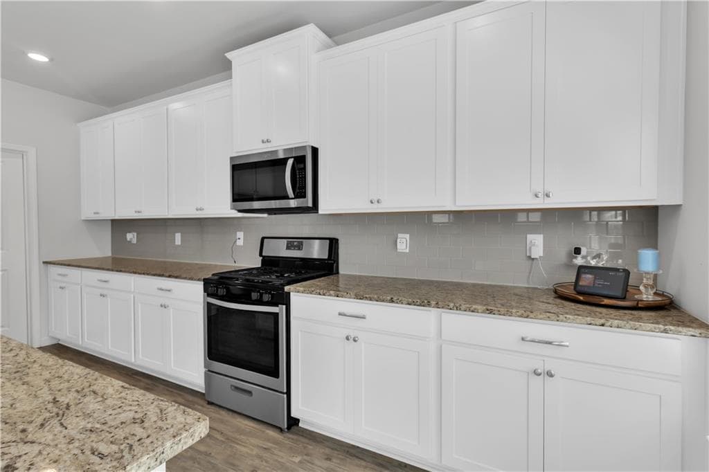 4 bedroom, 3 bathroom, 2,844 sq ft single family residence for sale at 3527 Argent Way, Marietta, GA 30008 — photo 7