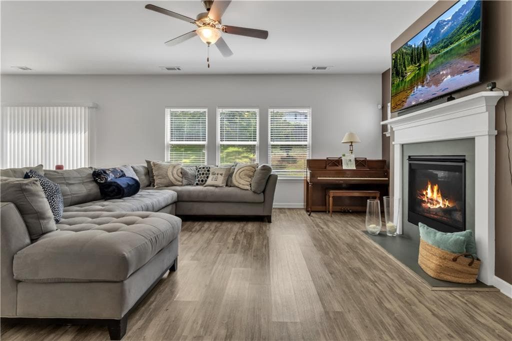 4 bedroom, 3 bathroom, 2,844 sq ft single family residence for sale at 3527 Argent Way, Marietta, GA 30008 — photo 10