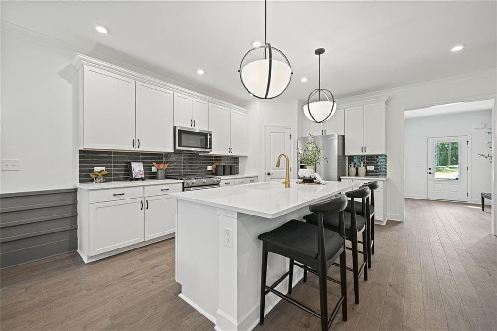 5 bedroom, 3 bathroom, 2,622 sq ft single family residence under contract at 480 Dahlia Street, Mcdonough, GA 30253 — photo 3