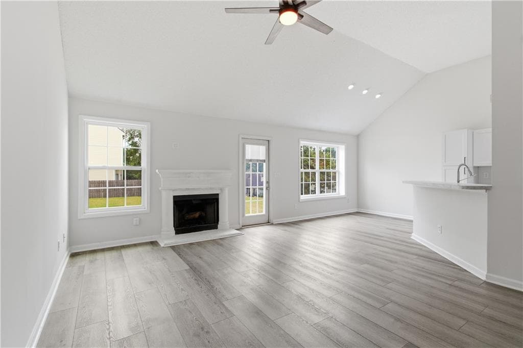 4 bedroom, 3 bathroom, 1,800 sq ft single family residence under contract at 3708 Walnut Creek Way, Lithonia, GA 30038 — photo 3