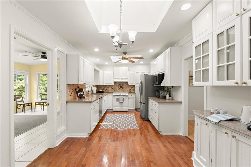 3 bedroom, 2 bathroom, 1,898 sq ft single family residence for sale at 1857 Meadowood Drive, Marietta, GA 30062 — photo 9