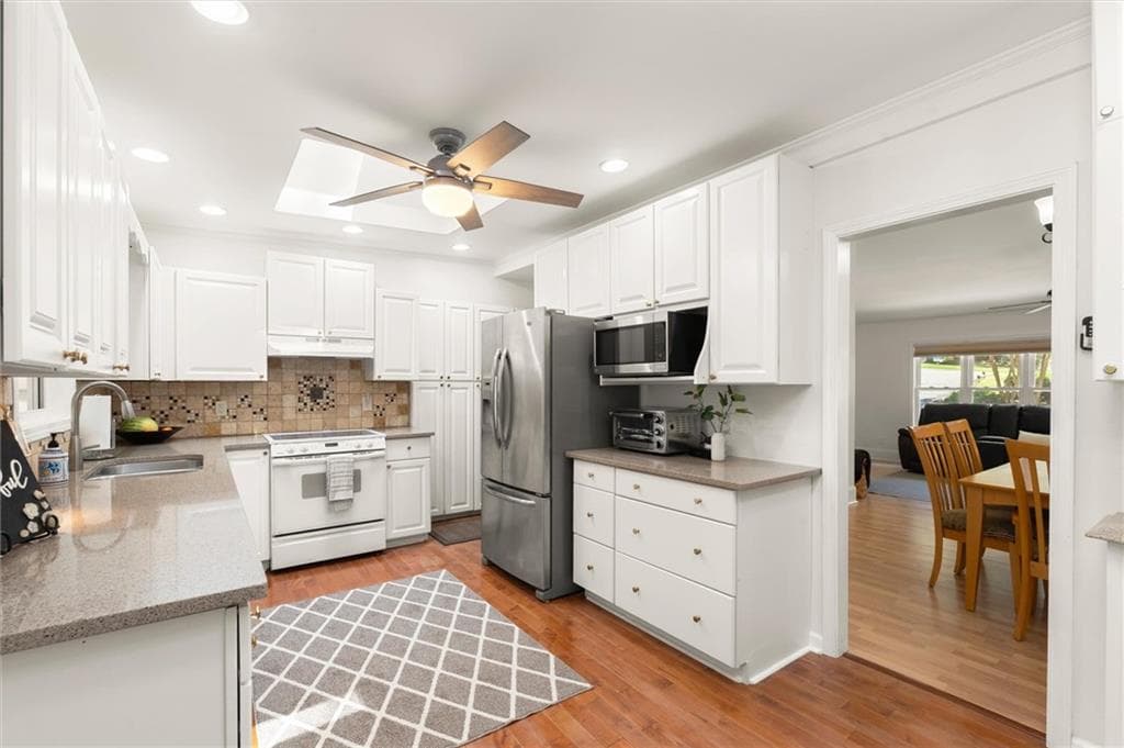 3 bedroom, 2 bathroom, 1,898 sq ft single family residence for sale at 1857 Meadowood Drive, Marietta, GA 30062 — photo 10