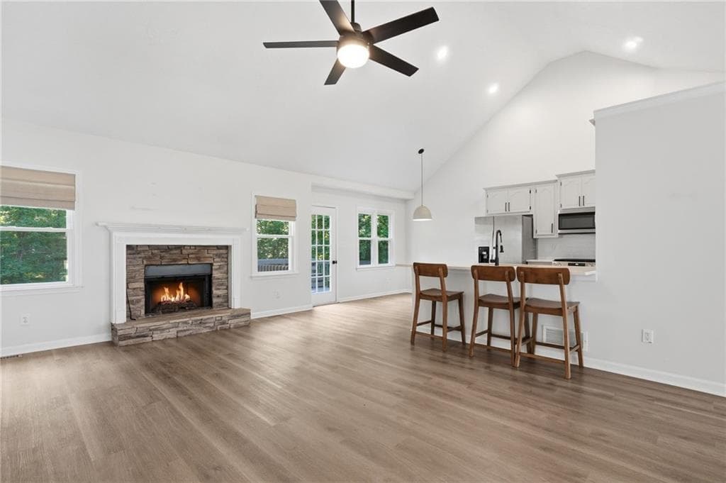 5 bedroom, 3 bathroom, 2,372 sq ft single family residence for sale at 1003 Queensbury Run, Acworth, GA 30102 — photo 6