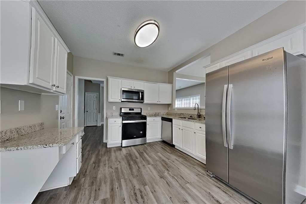 3 bedroom, 3 bathroom, 1,976 sq ft single family residence for rent at 4174 Glenaire Way, Acworth, GA 30101 for $2,225 a month — photo 6