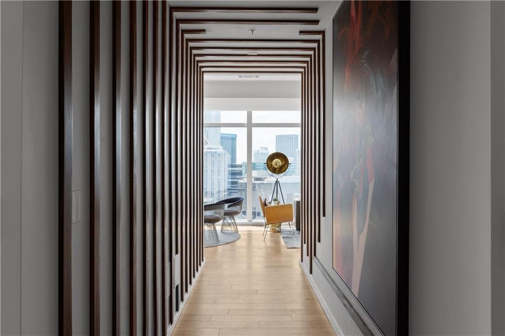 2 bedroom, 3 bathroom, 1,919 sq ft condominium for sale at 45 Ivan Allen Jr Boulevard 2505, Atlanta, GA 30308 — photo 4