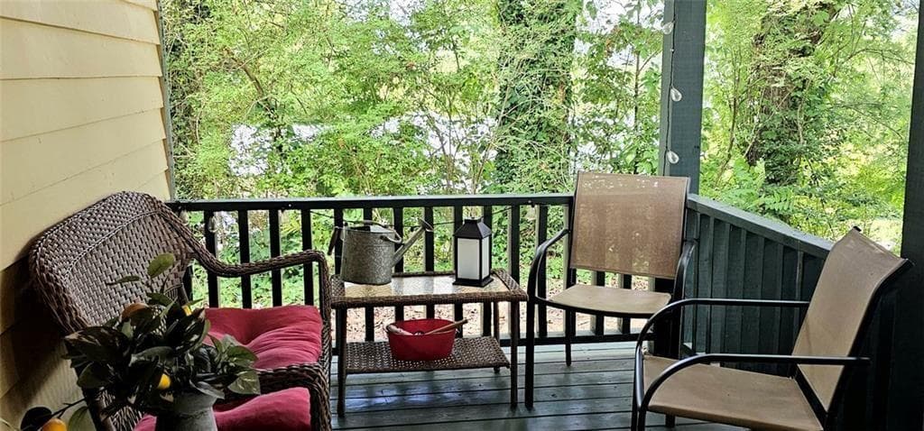 2 bedroom, 1 bathroom, 1,250 sq ft single family residence for sale at 118 E Oak Street, Ellijay, GA 30540 — photo 2