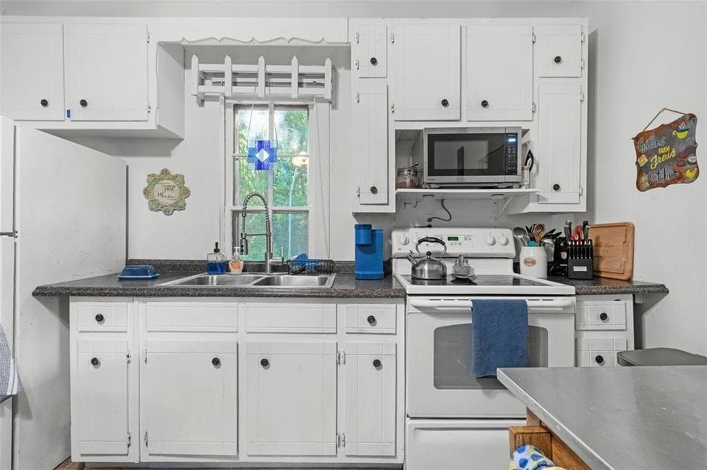 2 bedroom, 1 bathroom, 1,250 sq ft single family residence for sale at 118 E Oak Street, Ellijay, GA 30540 — photo 8