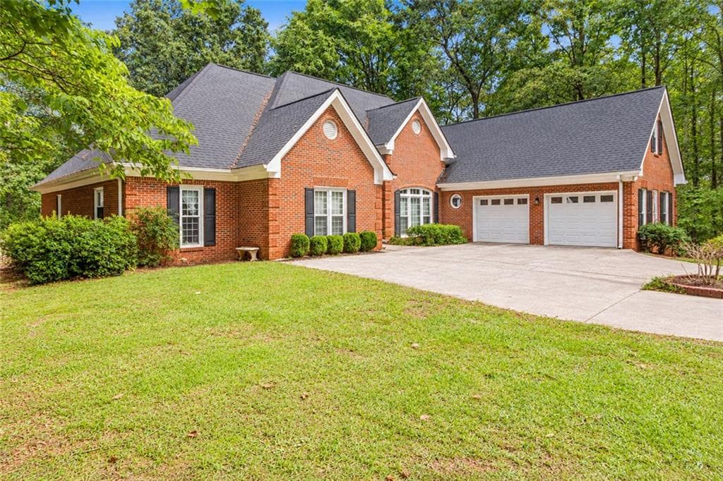 4 bedroom, 4 bathroom, 3,529 sq ft single family residence under contract at 3617 Sierra Drive, Stockbridge, GA 30281 — photo 2