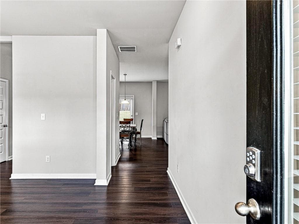 4 bedroom, 3 bathroom, 2,302 sq ft single family residence for sale at 1218 Brookstone Circle, Conyers, GA 30012 — photo 5